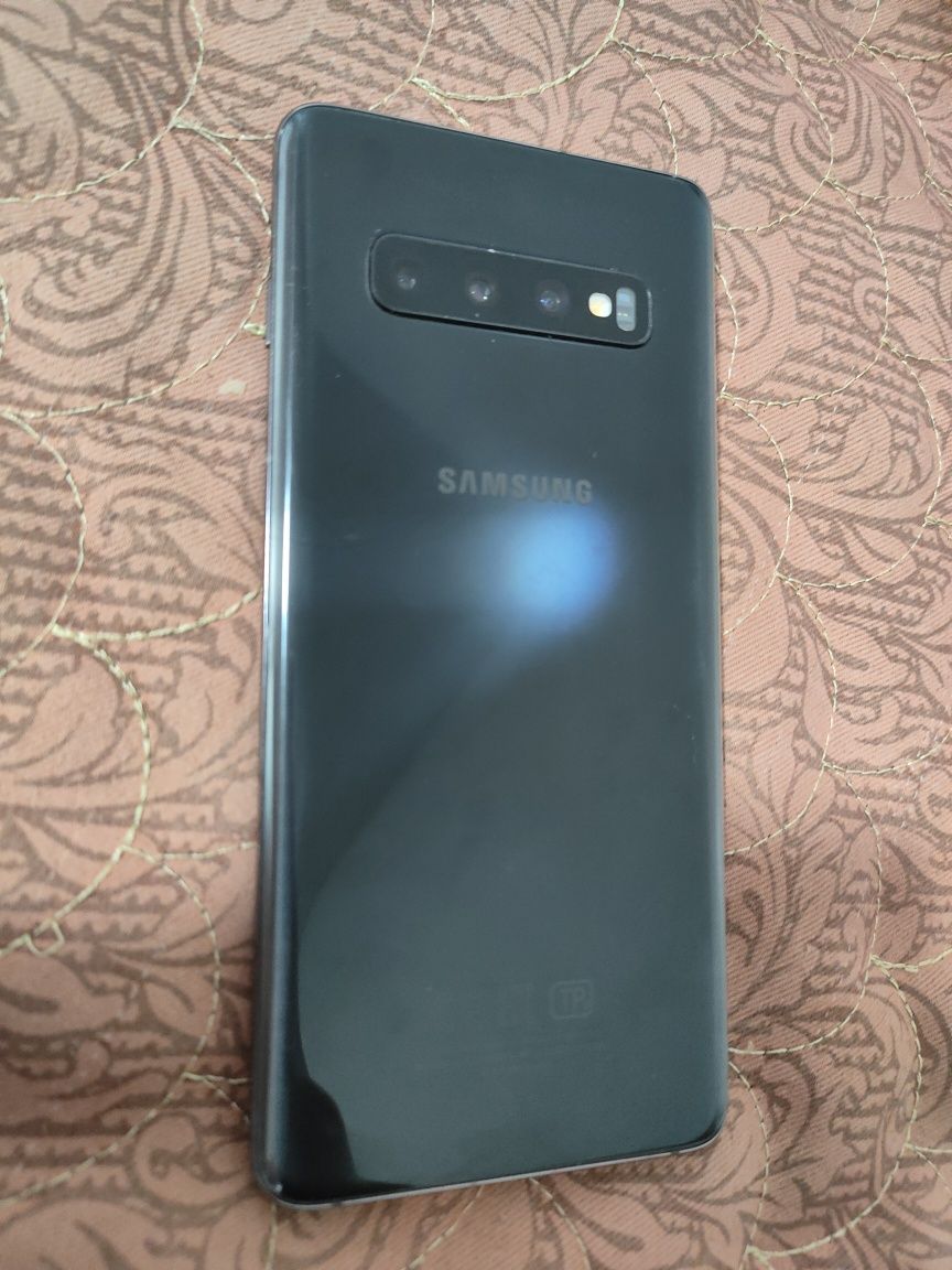 Samsung Galaxy S10 8/128 в хорошем состоянии