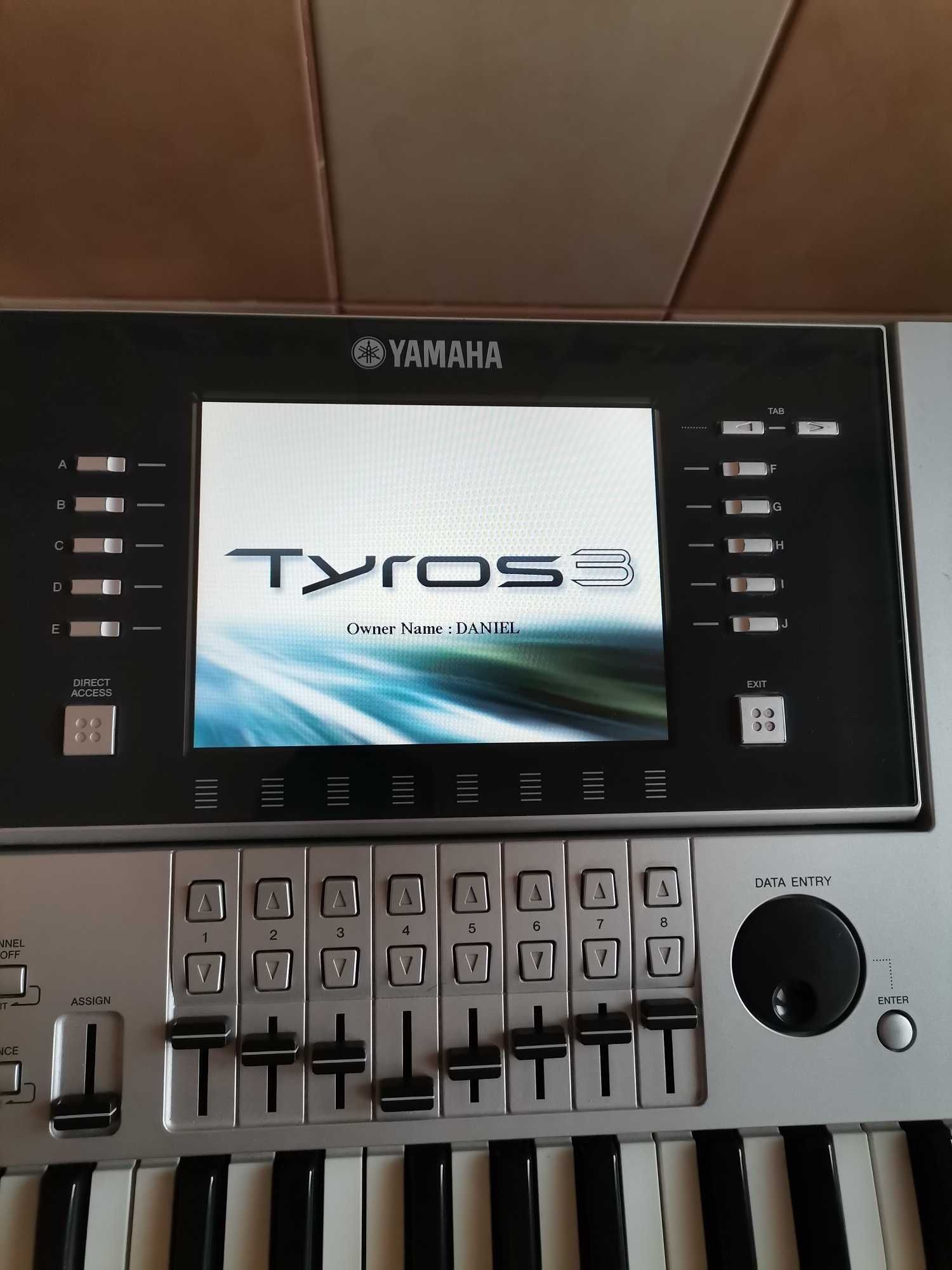 Tyros 3 Yamaha, de vanzare- Clapa-Keyboard