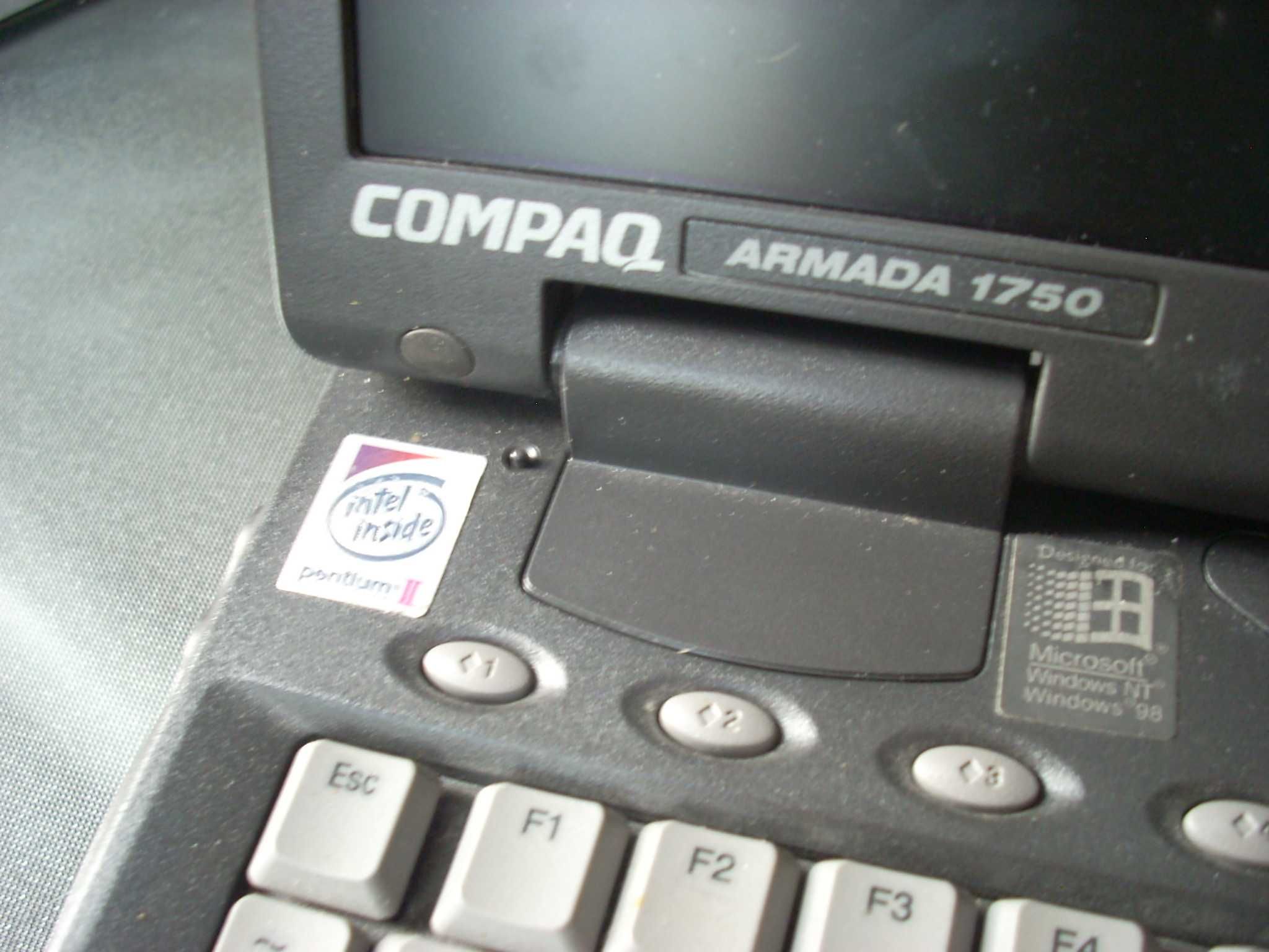 Pentru Adevaratii Colectionari, un vintage, Compaq Armada 1750 WinNT