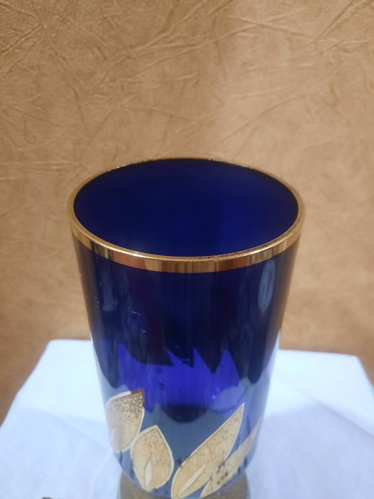 Роскошная, красивая ваза Богемия, Чехословакия, кобальт, золочение (бл
