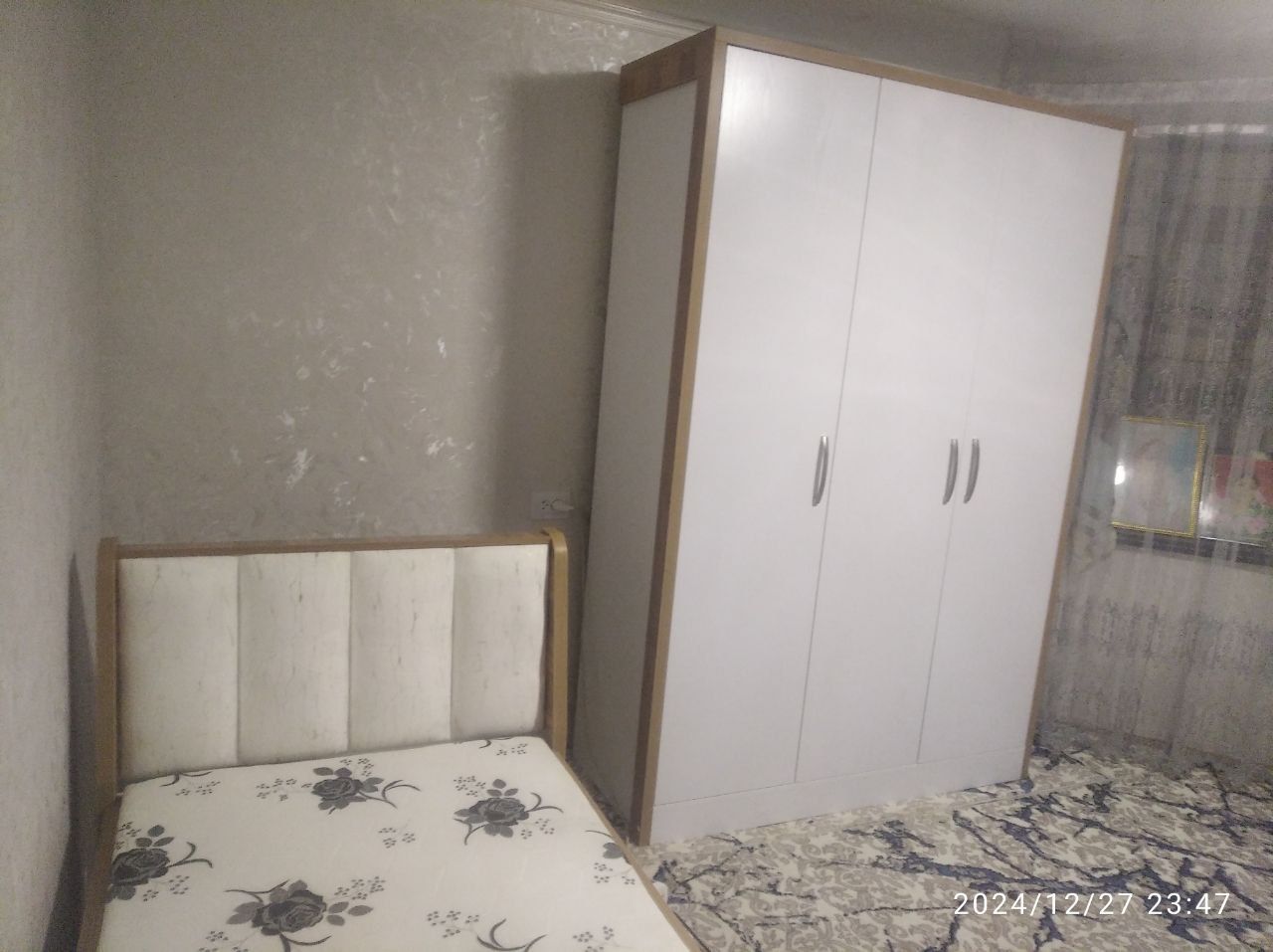Shkaf 210×140 kengligi 55sm 3 eshikli sifatiga javob beramiz