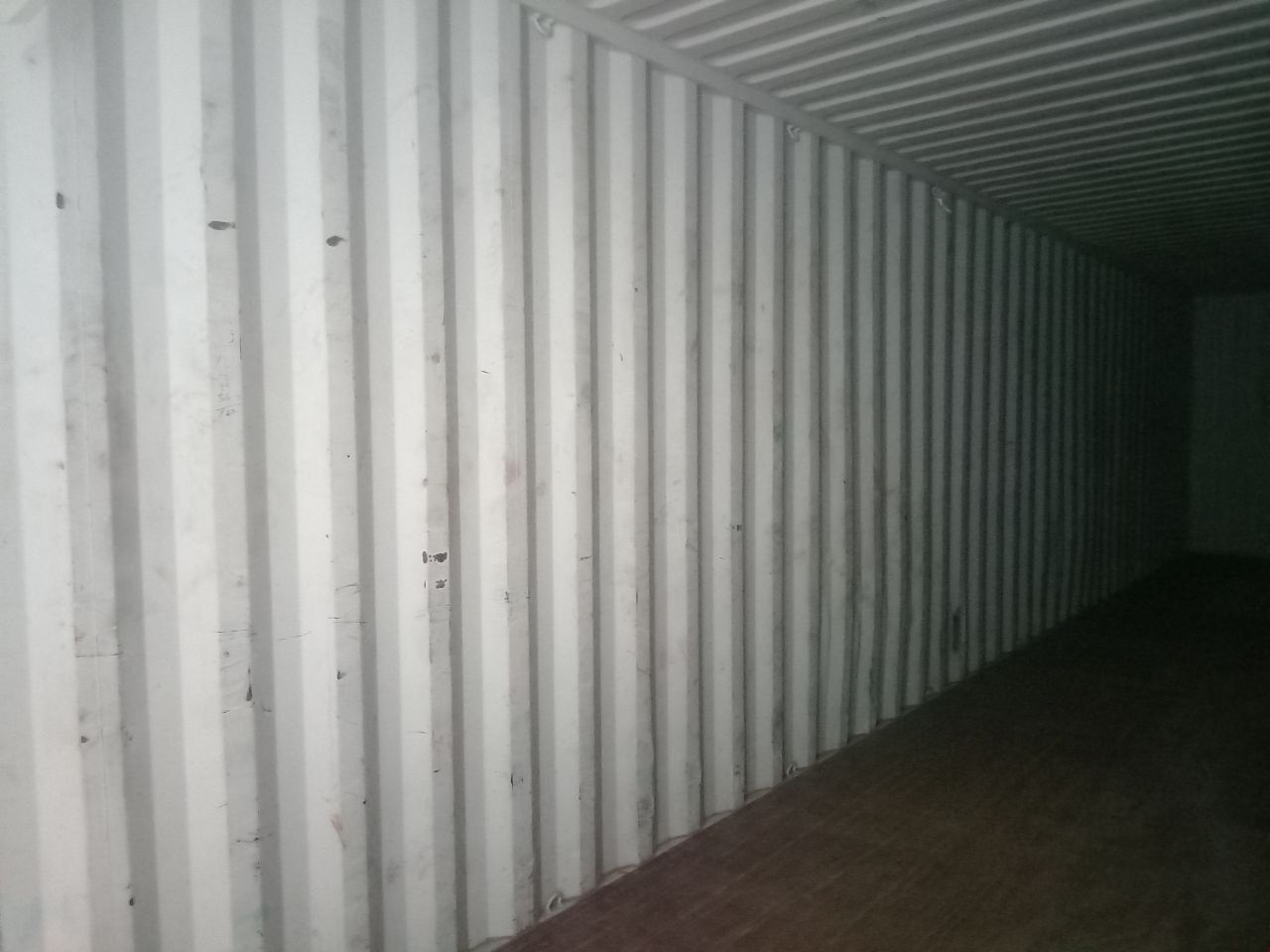 Konteyner sotiladi 1900$ holati yangi ideal