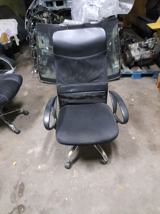 Офис столове здрави