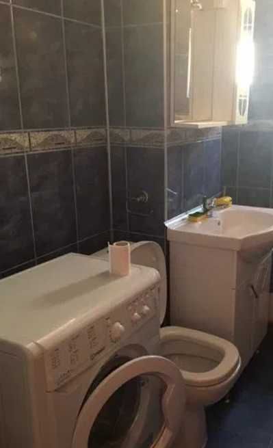 Дава се под наем Тристаен апартамент в Бургас, Победа - 110 кв.м за 382.5 € - Снимка #2