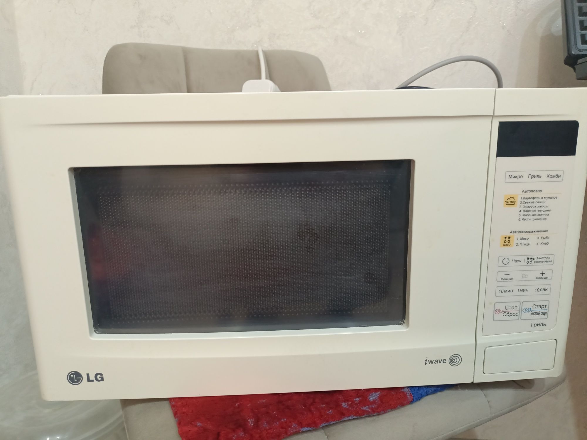 Продам микроволновую печь