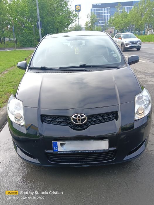 Vând Toyota Auris model Luna Navi