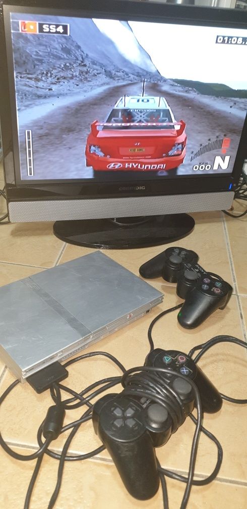 PS 2  Super Slim с 1оригинал Sony контролер ,сребрист лимитиран-120лв