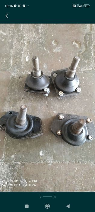 Pivoți superiori și inferiori Dacia 1310