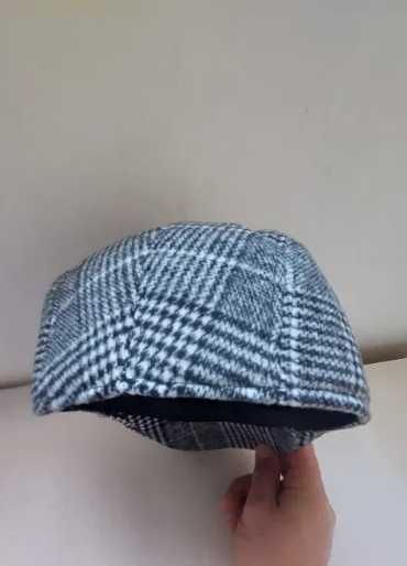 Зимна мъжка шапка с козирка - сива