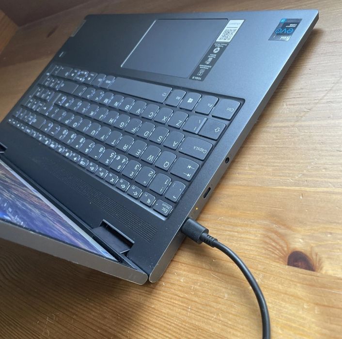 Lenovo Yoga Slim 7 14" FHD- Core i7-1165G7 2.80Ghz - 16GB- 1TB NVMe