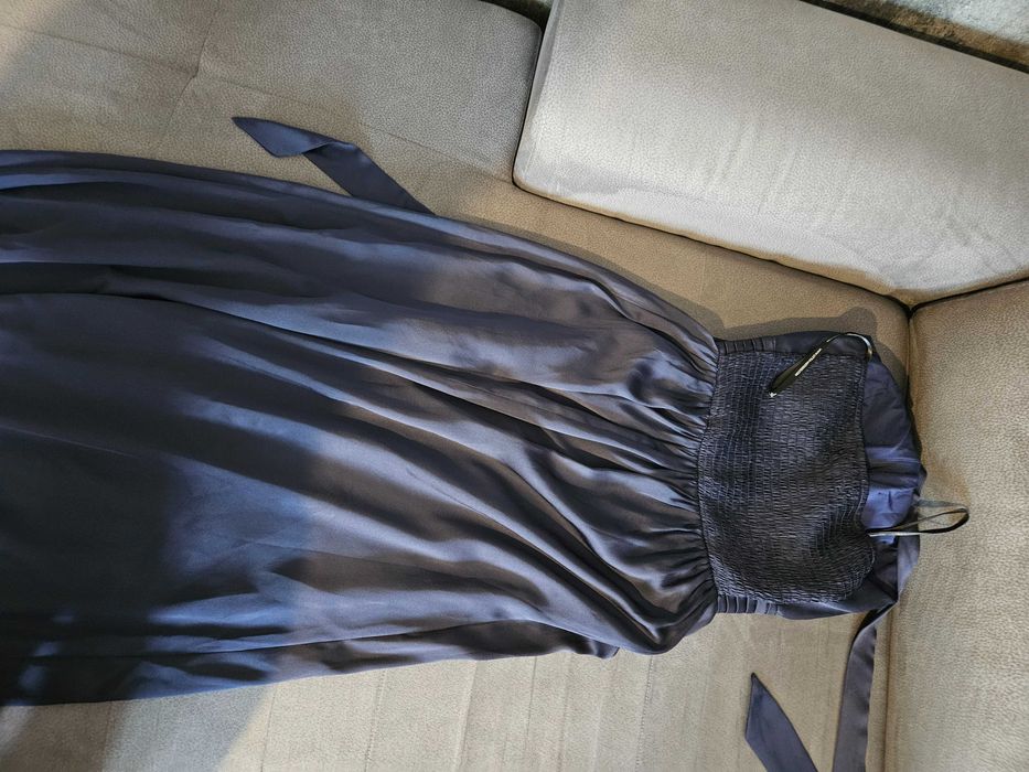 Дълга официална рокля, цвят navy, втора употреба, носена само веднъж