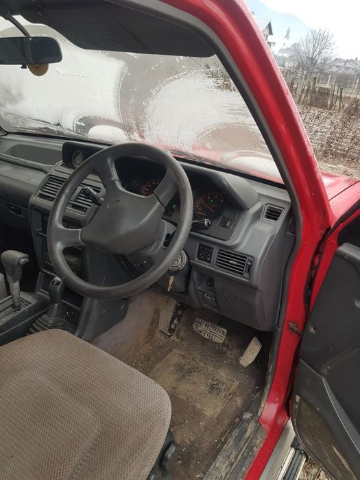 Dezmembrez mitsubishi pajero motor 2.8