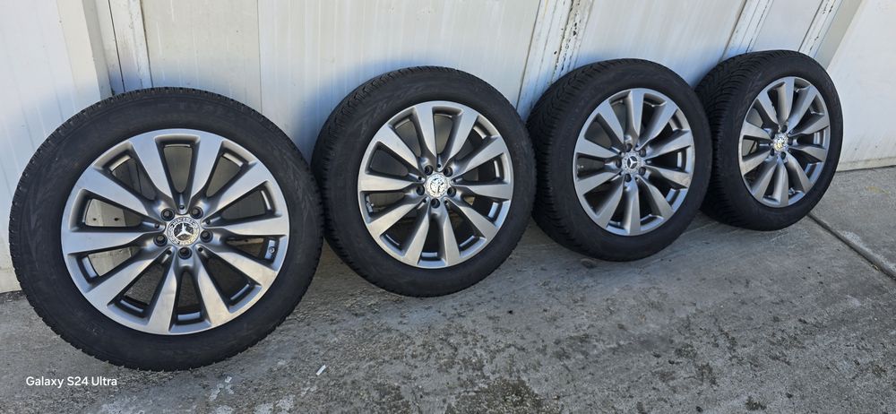 Jante originale Mercedes 19 inch cu anvelope iarna rulate un sezon