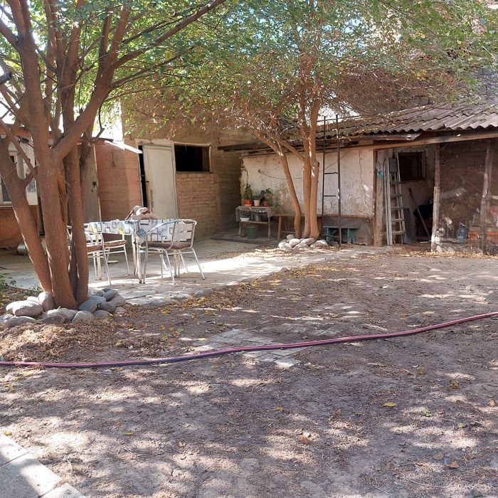 Продаётся участок в центре