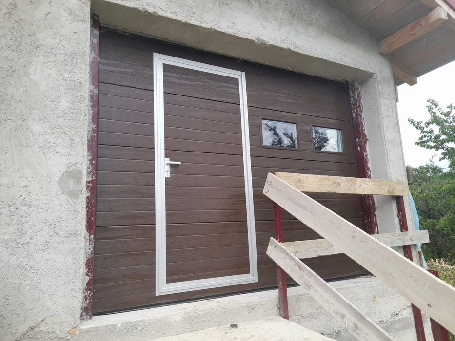 Usi de garaj sectionale