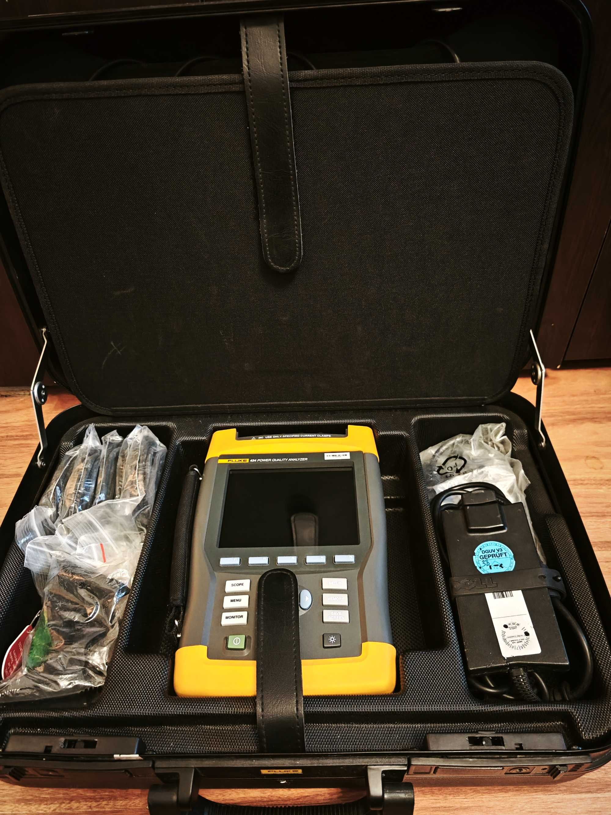 Fluke 434 Power Quality Analyzer