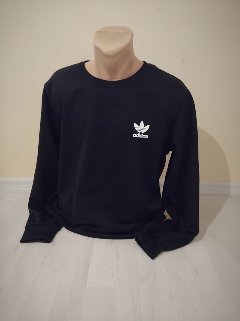 Oferta!  Set baieti Adidas,  conține 3 piese .