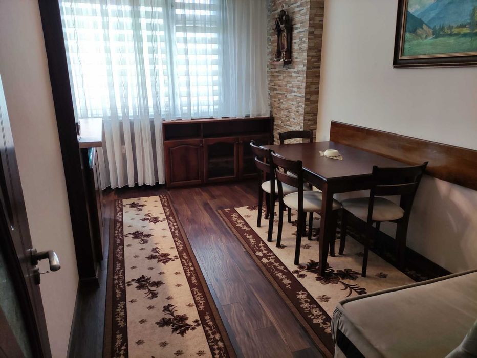 Дава под наем тристаен апартамент в района на Медицинска академия