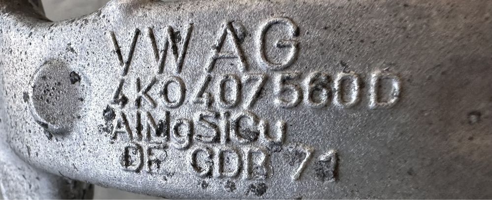 Десен шенкел AUDI A6 A7 C8 4K 4K0407242D 4K0407560D
