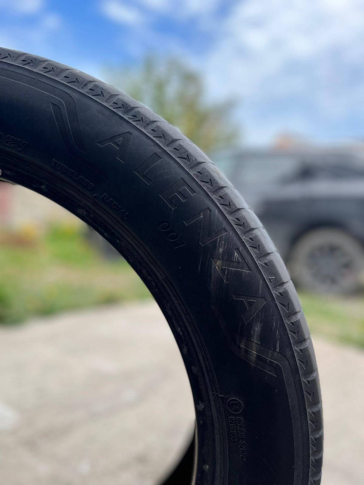 Срочно продам Шина 235/55R20