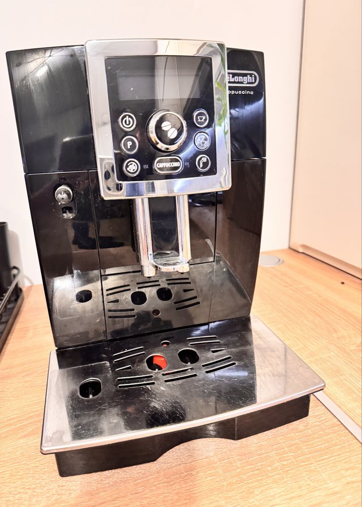 Espressor automat Delonghi Cappuccino ECAM 23.460 B