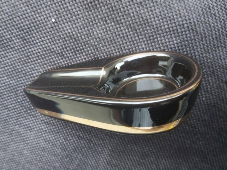 Керамичен пепелник за пури с лого,два цвята