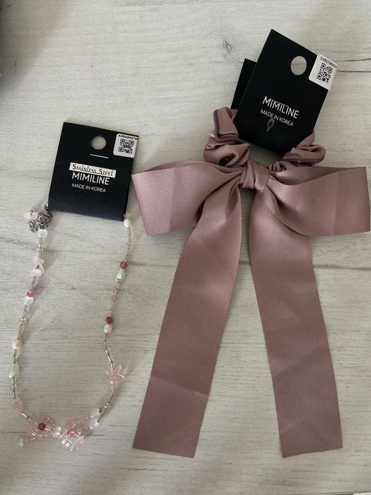 Подвеска и резинка для волос