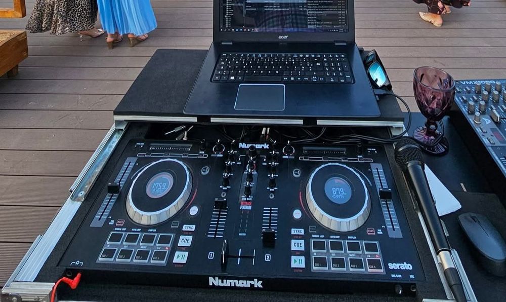 Oferta ! consola si case in stare foarte buna