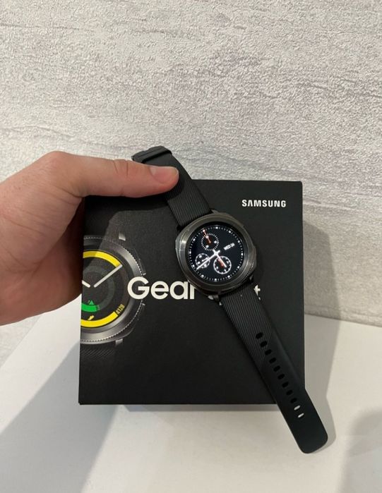 Продам Samsung gear sport