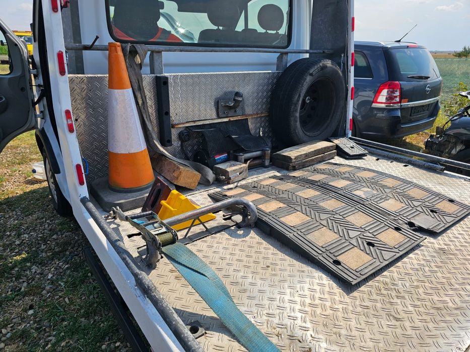 Vând Autoplatforma omologata BA14.3,5 Renault Master