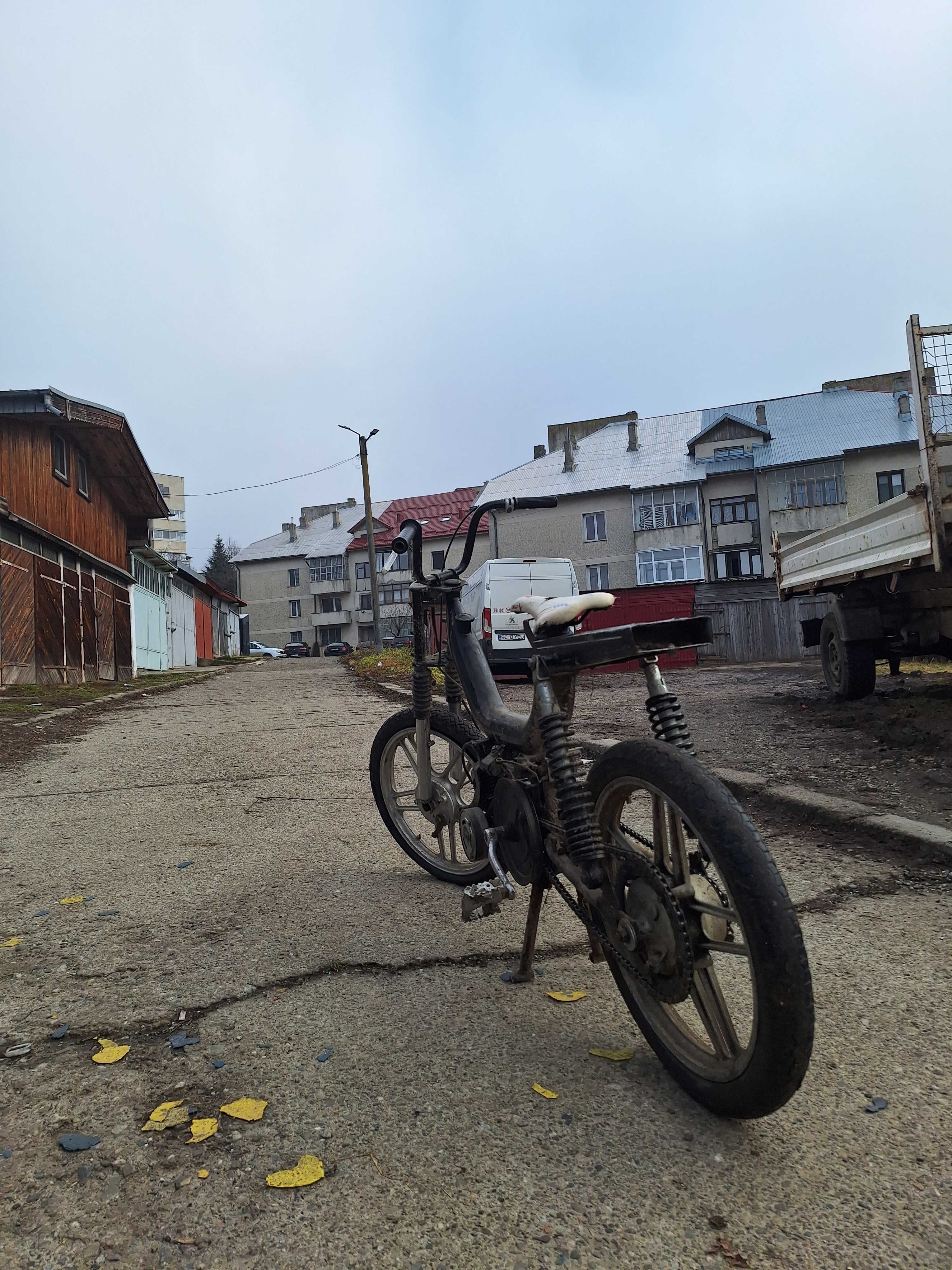 Vând moped (Bike)