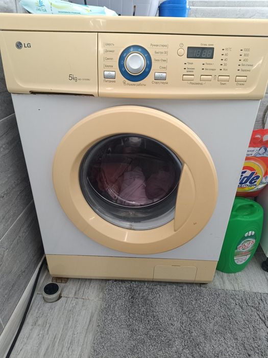 Продам стиральную машину,LG оригинал 5 кг.
