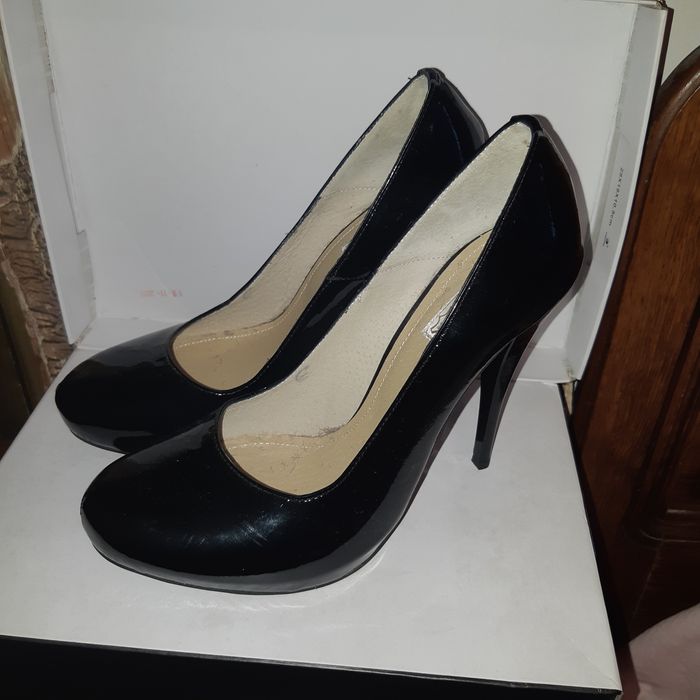 Pantofi cu toc  din piele naturală