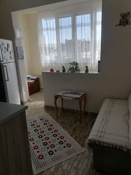 Продава се обзаведен апартамент