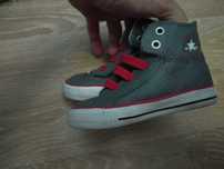 Детски боти Converse и Quechua + момчешка блуза Spiderman- като нови