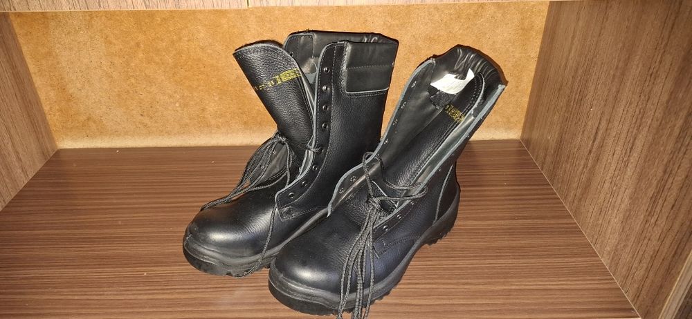 Продам зимние берцы