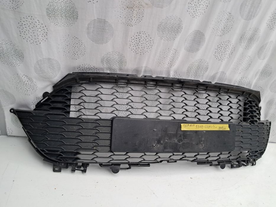 Грил решетка  Toyota Corolla 2016/25г