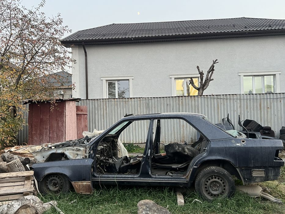 мерс 124 на разбор целиком