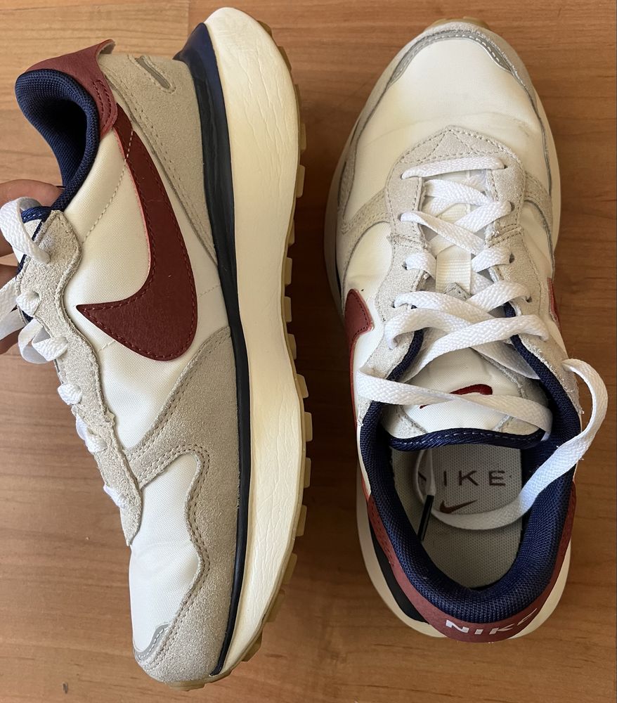 Дамски маратонки Nike