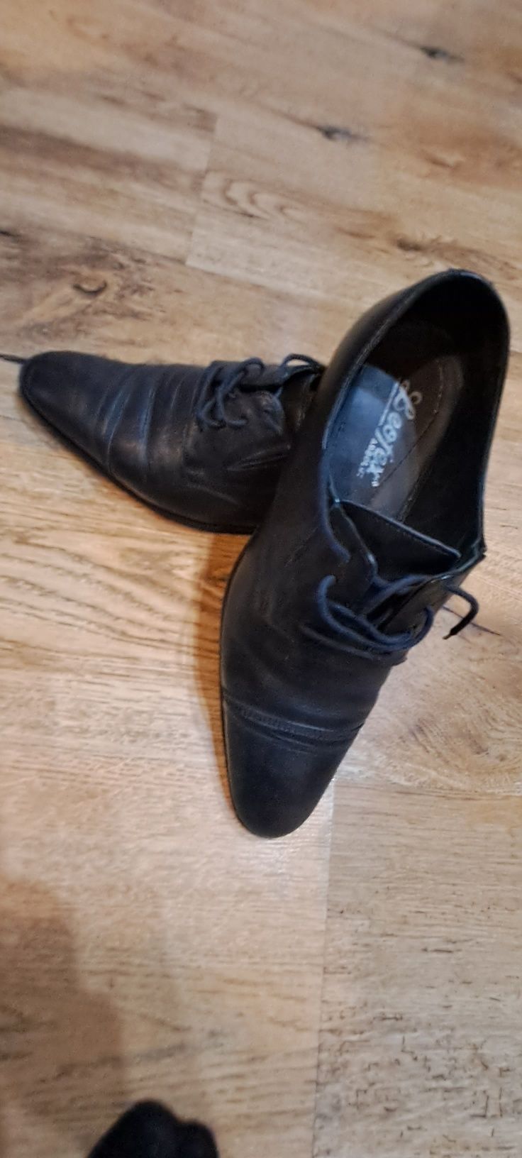 Pantofi din piele marca Leoflex