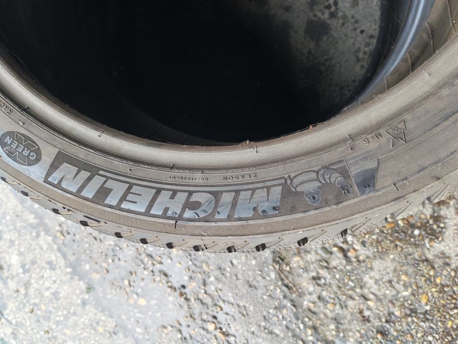 2 Anvelope iarna Michelin 265.40.21