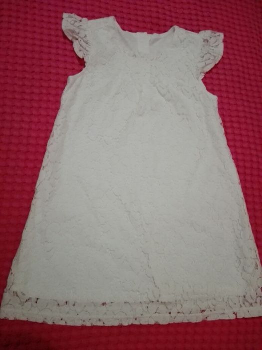 Rochie varsta 4_5 ani,mothercare din dantela cu captuseala din bb