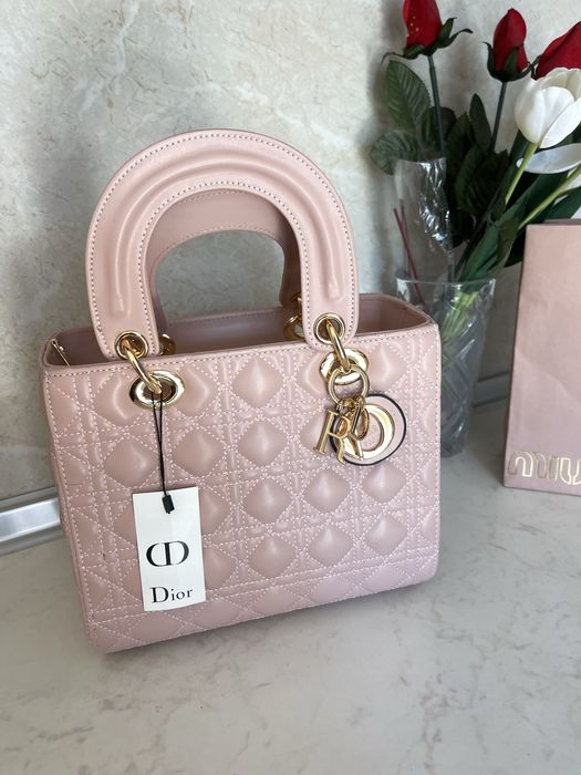 Lady Dior пудра среден размер