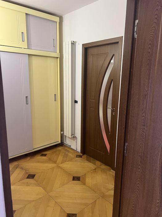 Inchiriez / Vand 3 camere 108 mp ARED R1 penthause scara interioara