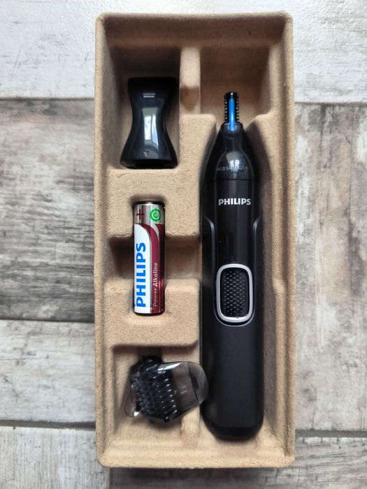 Тример PHILIPS за нос, уши и вежди за мокра и суха употреба - НОВ