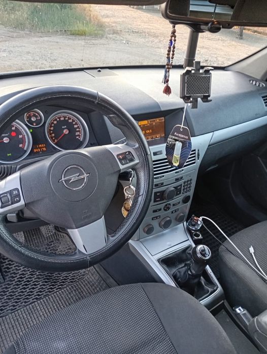 Vând Opel Astra H