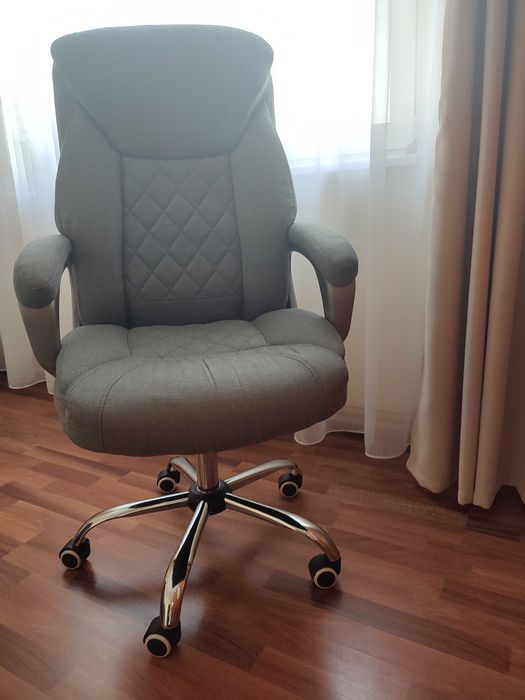 Scaun directorial tapitat stofă Helder