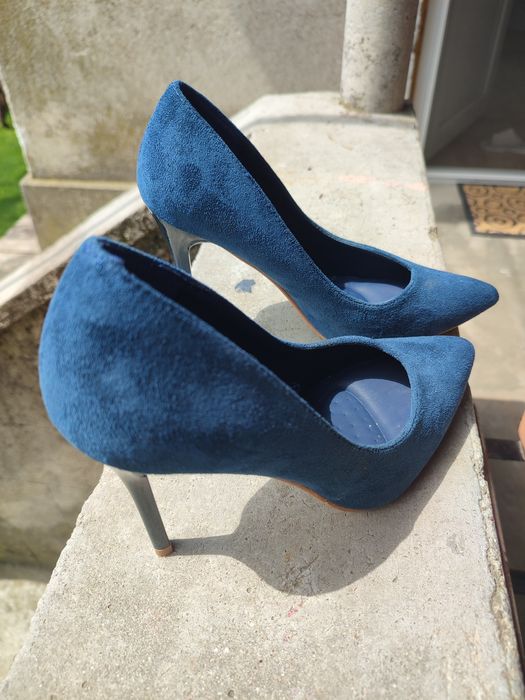 Елегантни дамски обувки