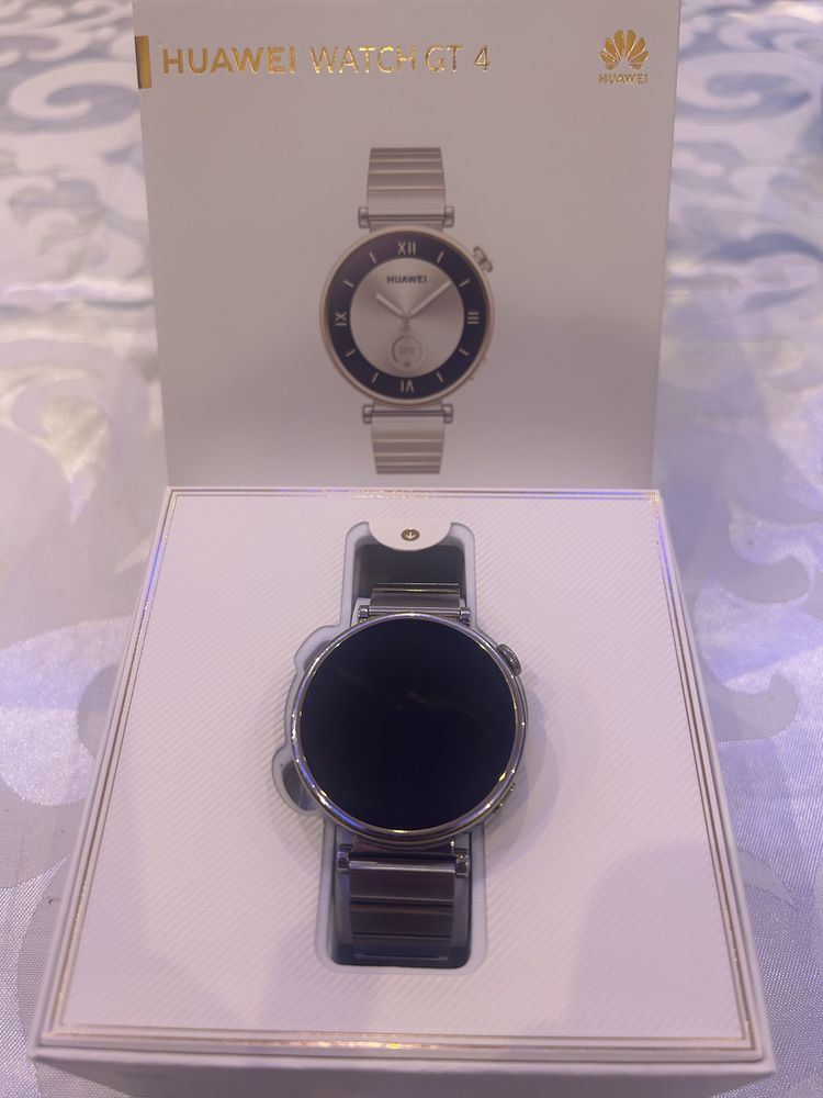 Часовник Huawei Watch GT4