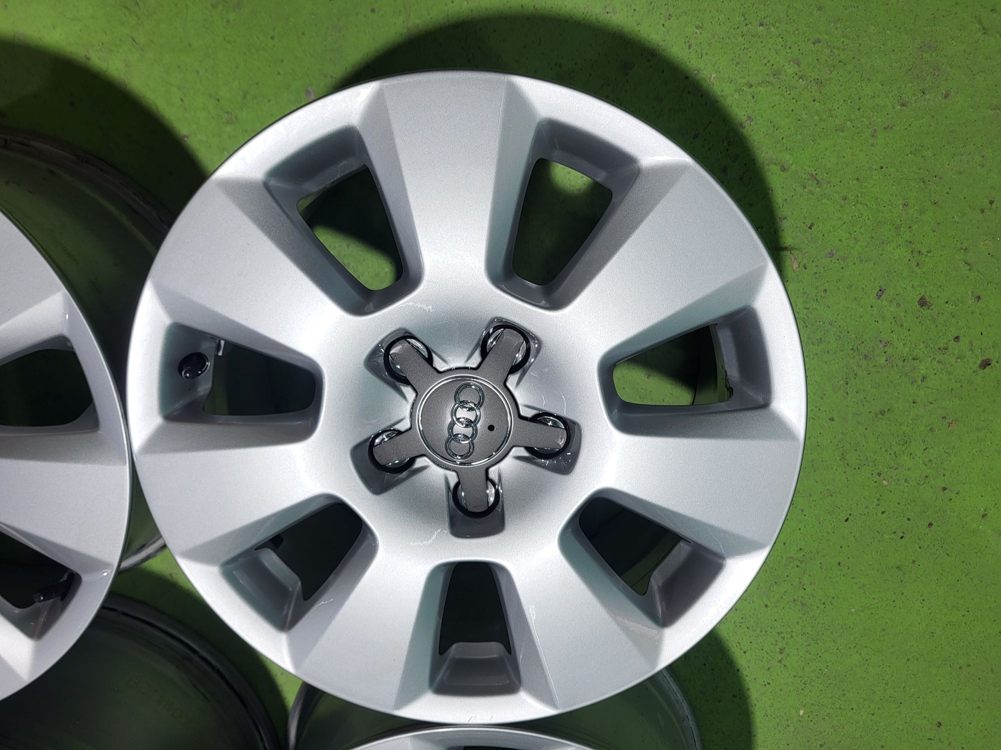 16 5x112 Audi A3 A4 A6 Skoda Vw Passat Tiguan Touran Golf 5х112